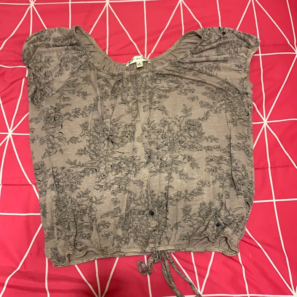 Comfortable yet stylish shirt!